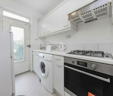 Hermitage Lane, NW2, London - Photo 3