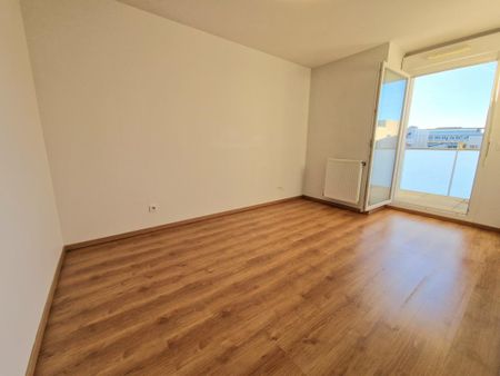 Location Appartement 3 pièces 60m² VAULX EN VELIN 69120 - Photo 4