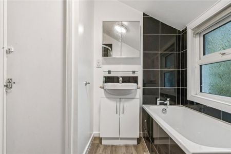 3 bedroom property to rent - Photo 4