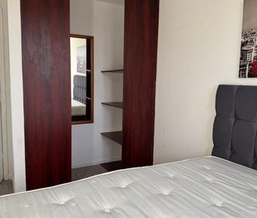 1 Bed Flat, Tippett Rise, RG2 - Photo 3