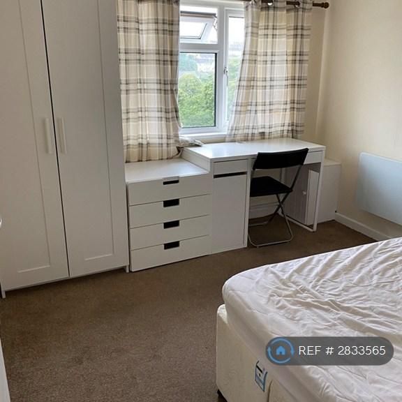3 bedroom flat to rent - Photo 1