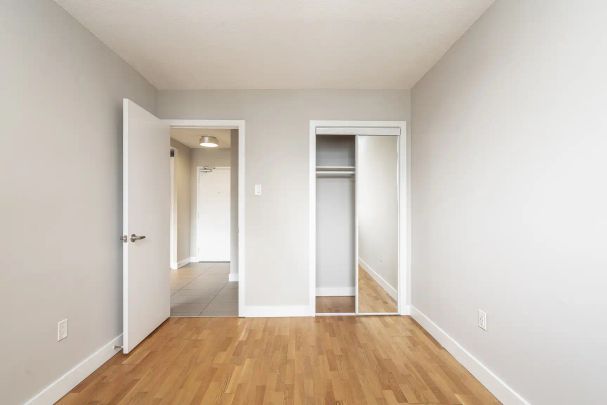 230 Oak Street — 1 Bedroom - unit 1707 - Photo 1