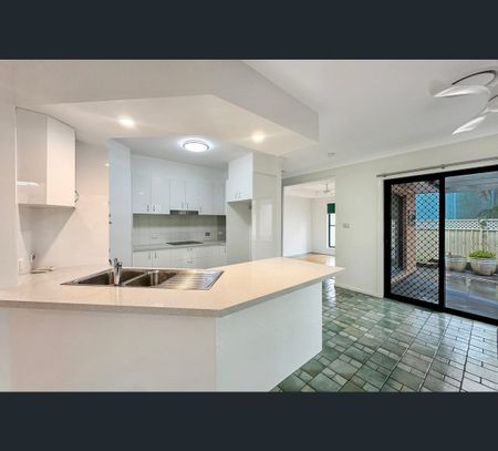 22 Crystal Drive, Sapphire Beach, NSW 2450 - Photo 4