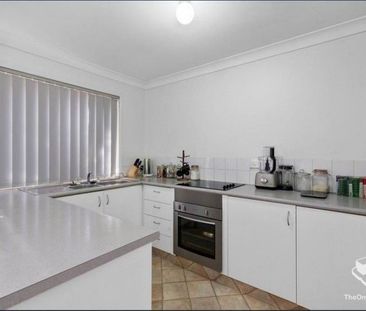 GREAT SINGLE STORAGE HOME! - Photo 1