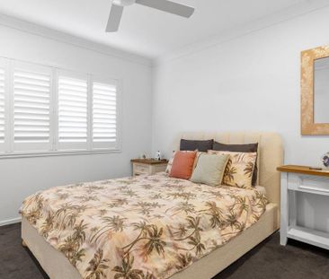 Stylish Four Bedroom Home - Photo 5