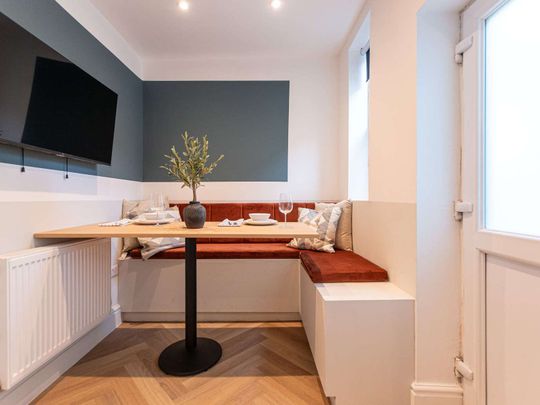 ⭐ New Rooms | Fast Move-In | 🅰️➕ Location Room 3 - Photo 1