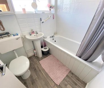 2 bedroom maisonette to rent - Photo 4