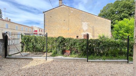 A LOUER MAISON DE VILLE 4 PIECES AVEC EXTERIEUR - SECTEUR BLAYE - Photo 4