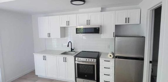 Beau logement 3 1/2 a loué, libre 1er Janvier. Montreal (Pointe-Aux-Trembles) - Photo 2