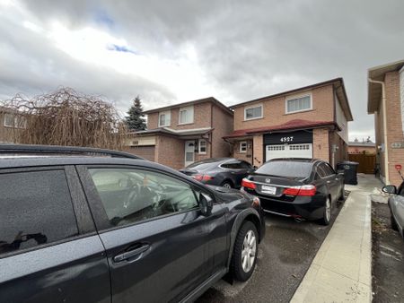 For Lease - 4327 Burnaby Court, Mississauga, Ontario - Photo 5
