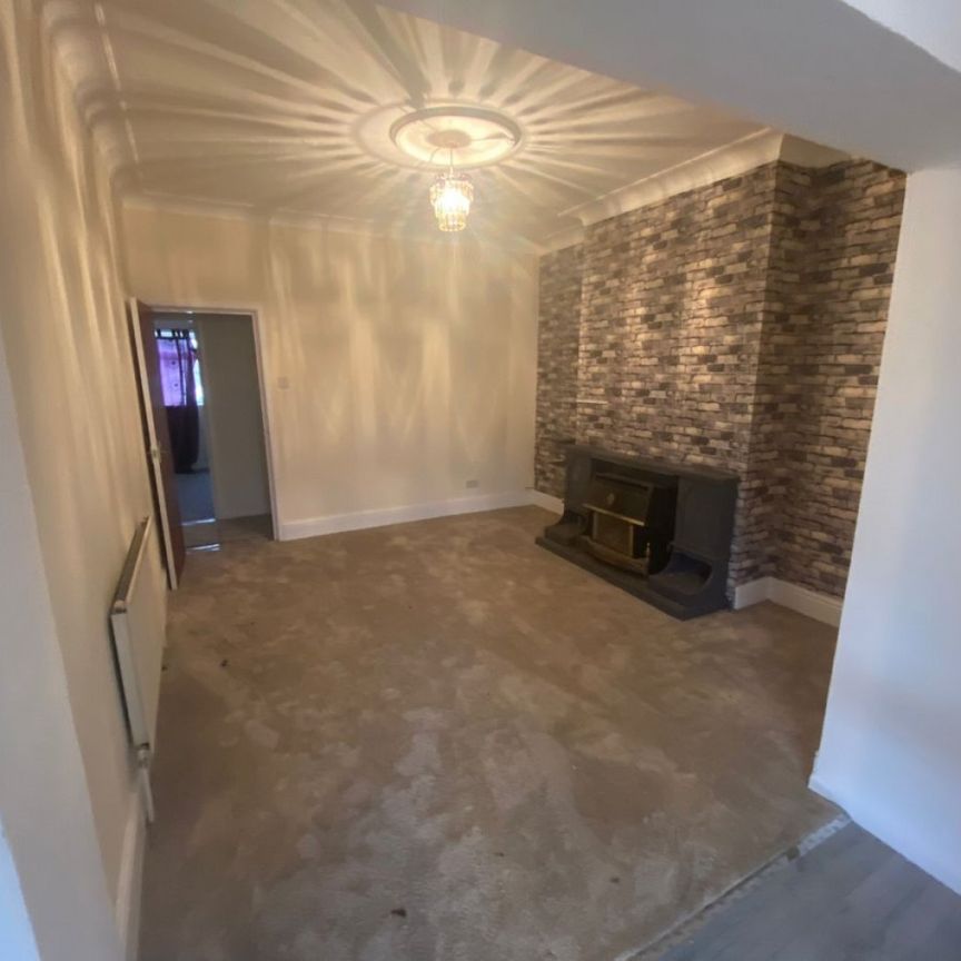 2 bed Apartment - To Let - Photo 1