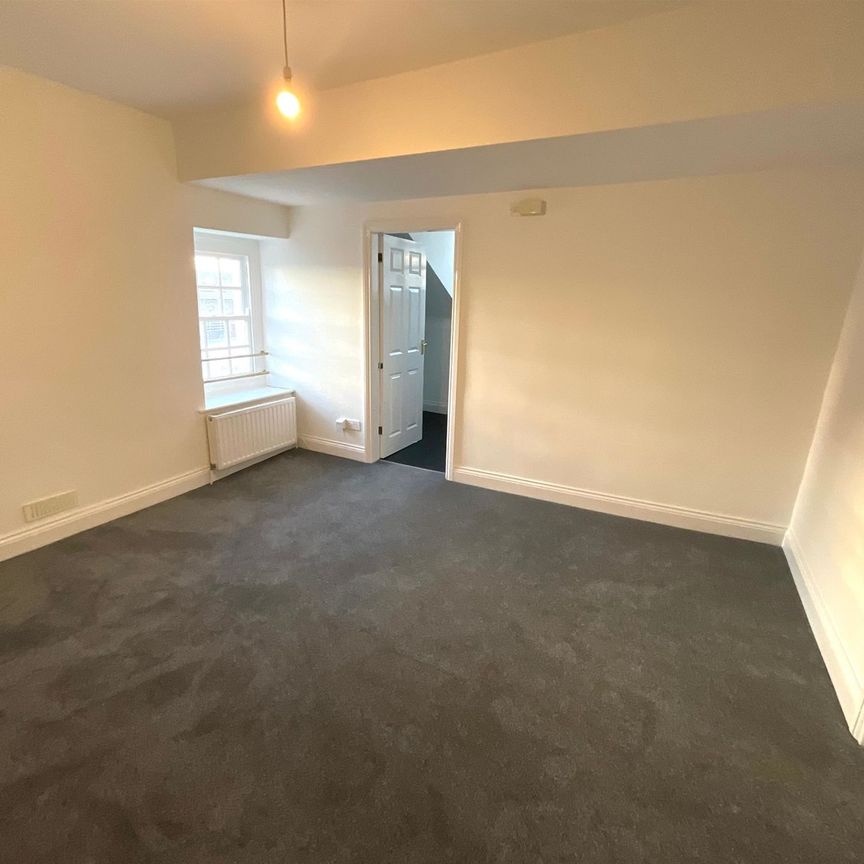 Taylor Court, YO11 1JW, Scarborough - Photo 1