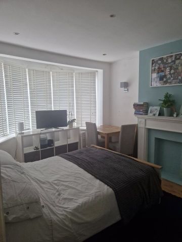 Room in a Shared House, Zermatt Road, CR7 - Photo 5