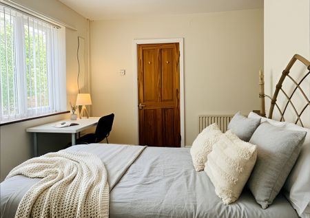 4 Bed Student Accommodation - Photo 2