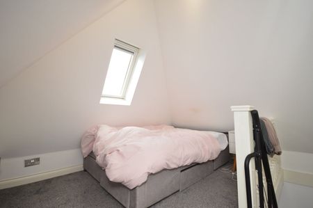 1 Bed Flat, Stradbroke Grove, IG5 - Photo 5