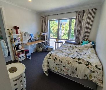 Central Furnished 3 bedroom (en suite) Townhouse - Photo 6