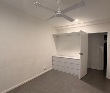 WELL PRESENTED 3 BEDROOM HOUSE IN DOVETON! - Photo 3