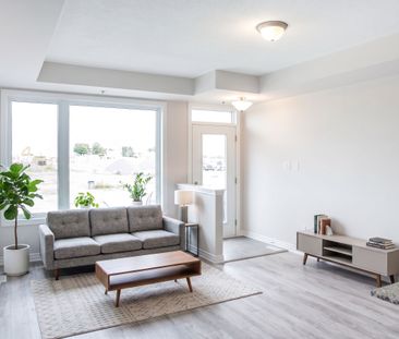 For Lease - 561 OZAWA Private, Manor Park - Cardinal Glen and Area,... - Photo 1