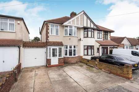 3 bedroom semi-detached house to rent - Photo 2