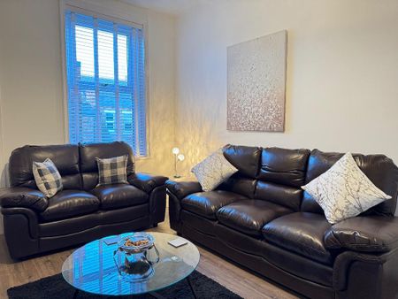 3 bedroom flat to rent - Photo 3