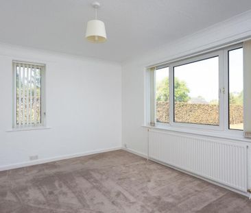 3 bedroom detached bungalow to rent - Photo 4