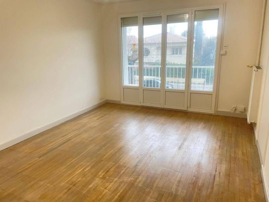 Location appartement rénové 3 pièces 63.3 m² à Romans-sur-Isère (26100) 4 - Photo 1