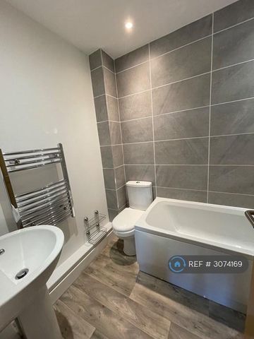 1 bedroom flat to rent - Photo 4