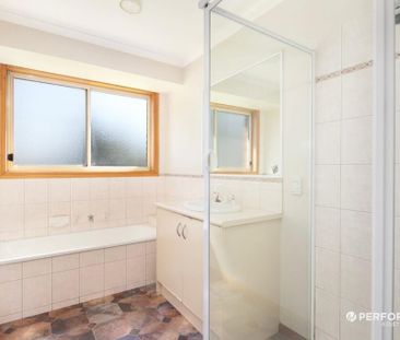 6A Chelsea Place, Alfredton VIC 3350 - House For Rent | Domain - Photo 5