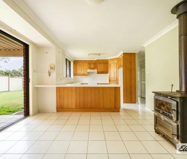 Lowset Brick Family Home - 10 Minutes Out of Town! - Photo 6