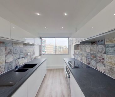 Location Appartement 5 pièces 101m² - Photo 5