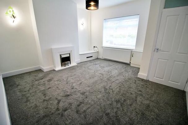 2 bedroom end of terrace house to rent - Photo 1