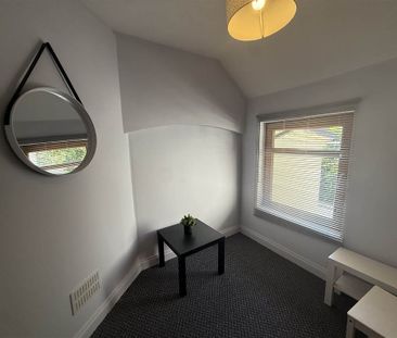 35 Milfort Avenue, Dunmurry , Belfast , BT17 9BJ - Photo 4