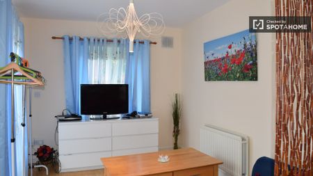 Cosy room in shared apartment in Blanchardstown, Dublin - Photo 3