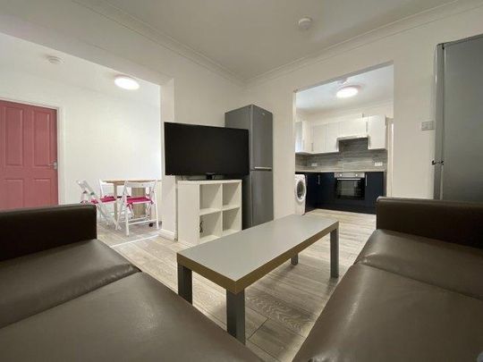 6 bedroom house share to rent - Photo 1