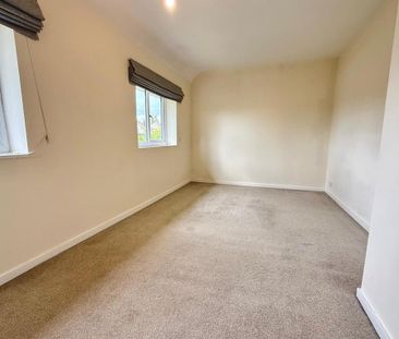 2 bedroom semi-detached house to rent - Photo 5