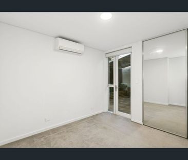 MODERN 2 BEDROOM APARTMENT - Open Friday @ 11am - Photo 4