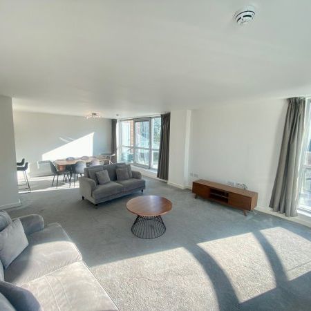 River Crescent, Nottingham, NG2 - Photo 1