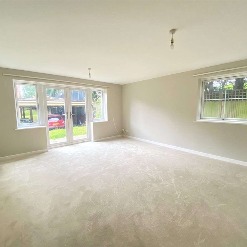 A contemporary apartment forming part of a modern development set in vibrant Crawley - Photo 1