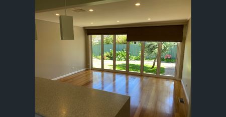 CLOSE TO SCHOOLS AND TRANSPORT - Photo 5