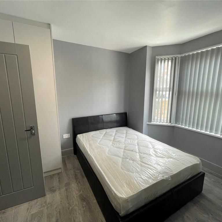 1 bedroom in a house share to rent - Photo 1