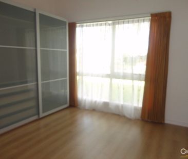 Spacious Unit! - Photo 3
