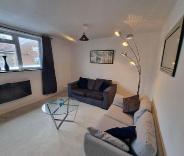 1 bedroom in a house share to rent - Photo 2