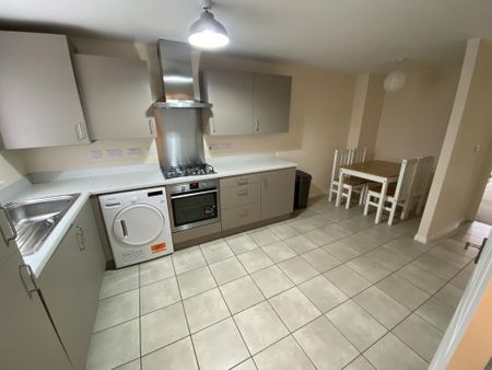 3 bedroom terraced house to rent - Photo 3