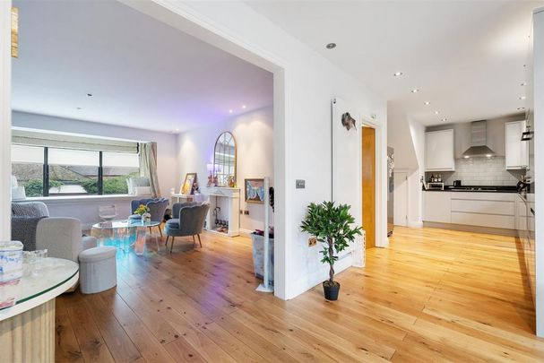 4 bedroom detached house to rent - Photo 1