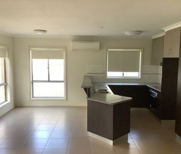 3 Bedroom Townhouse - Photo 2