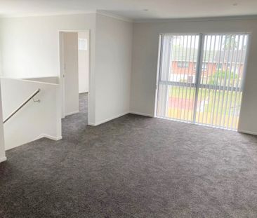MANUREWA, 5 BEDROOMS - Photo 2