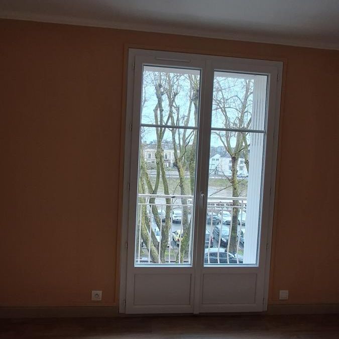 APPARTEMENT T3 - LAVAL - Photo 1