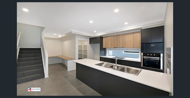 DESIGNER TOWNHOME IN BOUTIQUE COMPLEX OF 4 - CENTRAL CLEVELAND LOCATION - Photo 1