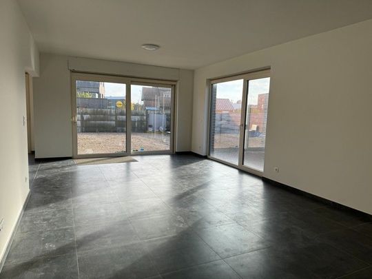 Nieuwbouw appartement van 120 m² op het gelijkvloers met 2 slaapkamers. - Foto 1