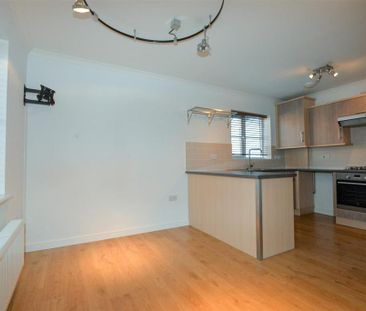 3 bedroom end of terrace house to rent - Photo 3
